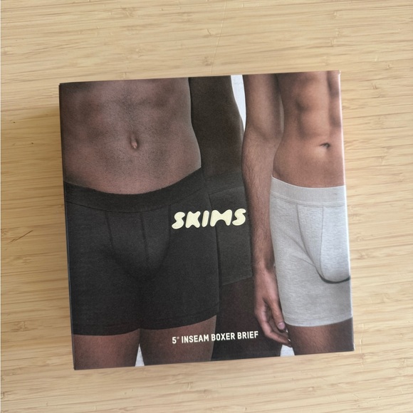 Men’s Skims boxers - Picture 1 of 3